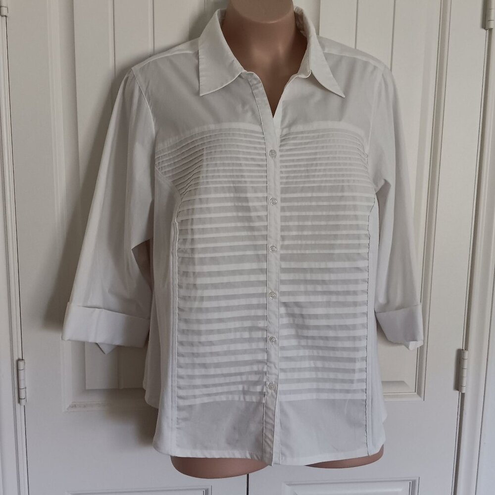 Avenue Women's White Button-Down Shirt 30/32 68% Cotton 27% Polyester 5% Spandex